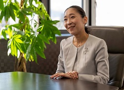 朝倉 由紀子